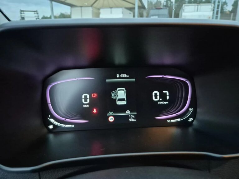 1.0 GDI • 5MT • wersja: L+ pakiet zimowy • A14 • DEMO - zdjęcie 14