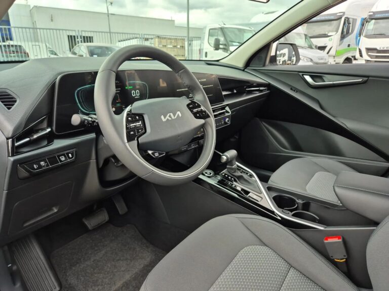 1.6 GDI • Wersja: M + Pakiet Zimowy • RABAT 21 000 pln • Inne kolory - zdjęcie 9