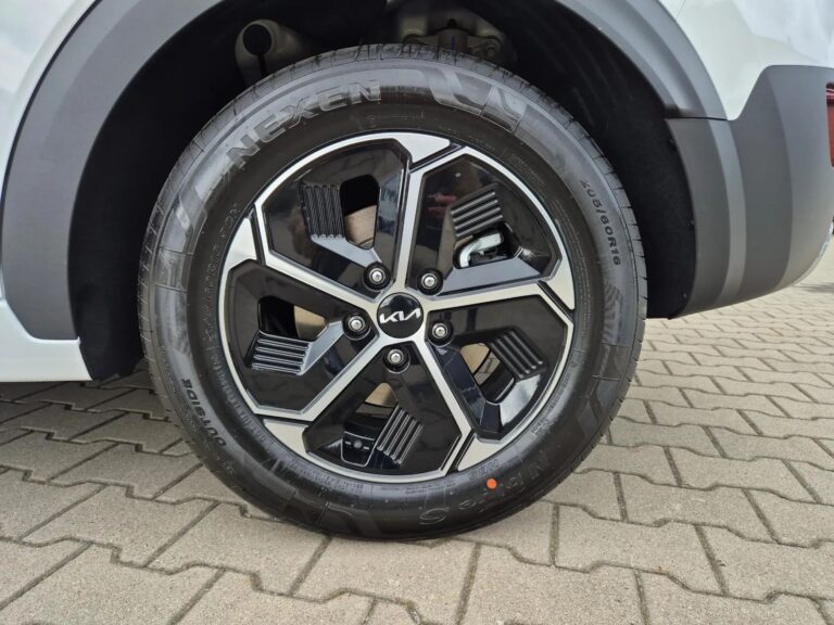 1.6 GDI • Wersja: M + Pakiet Zimowy • RABAT 21 000 pln • Inne kolory - zdjęcie 18