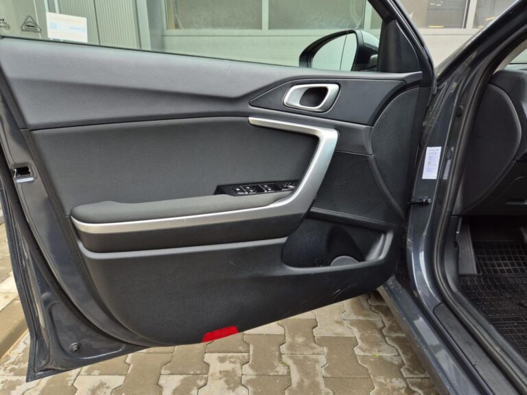 Ceed 1.5 T-GDI M DCT, Niski Przebieg, Salon Polska - zdjęcie 2