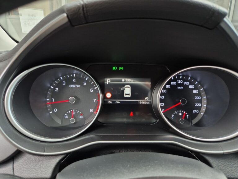 Ceed 1.5 T-GDI M DCT, Niski Przebieg, Salon Polska - zdjęcie 6