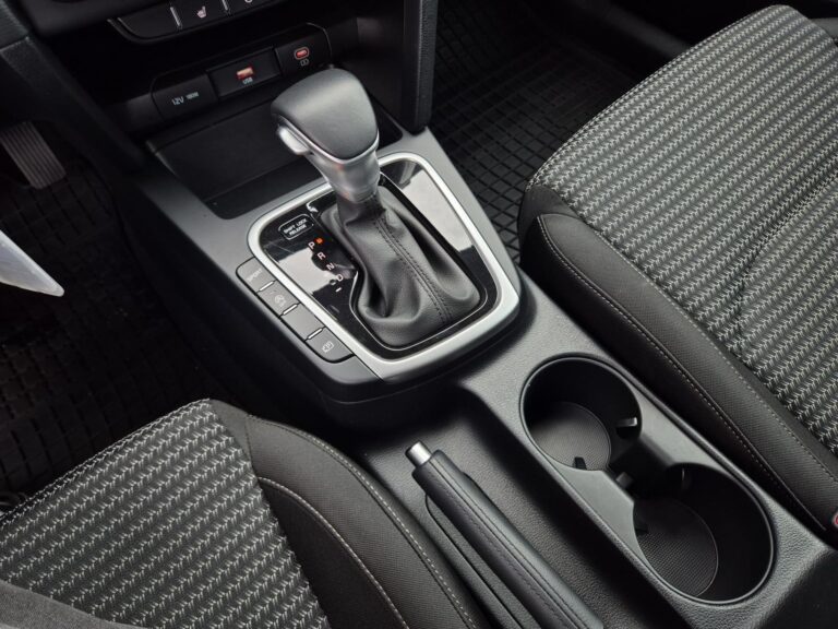 Ceed 1.5 T-GDI M DCT, Niski Przebieg, Salon Polska - zdjęcie 7