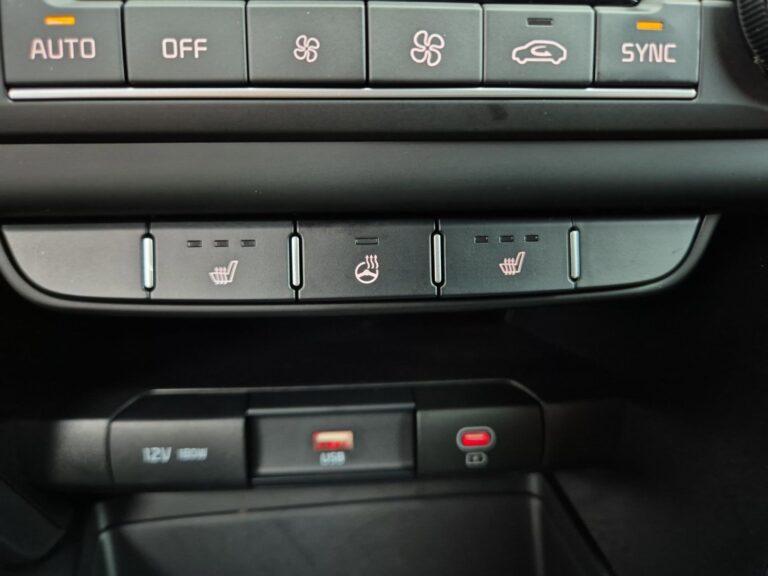 Ceed 1.5 T-GDI M DCT, Niski Przebieg, Salon Polska - zdjęcie 15