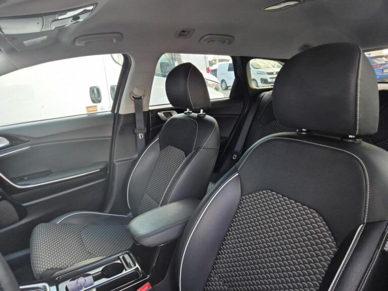 Ceed 1.5 T-GDI Tribute DCT, Niski Przebieg, Gwarancja, Finansowanie - zdjęcie 11