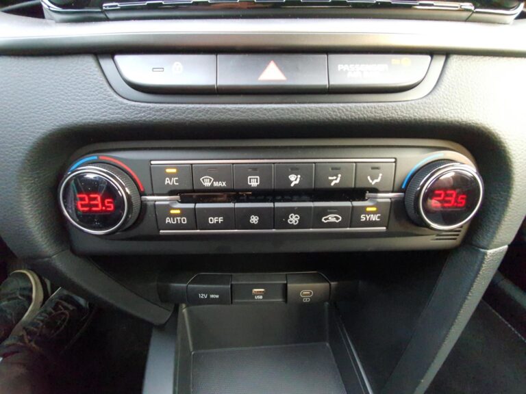 KIA CEED • 1.5 T-GDI • 7DCT • MY25 • Pakiet Smart • DEMO - zdjęcie 20