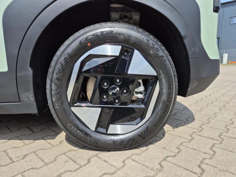 KIA EV3 • 81.4 kWh MY'25 • Wersja EARTH + AEB + HP + MET - zdjęcie 18