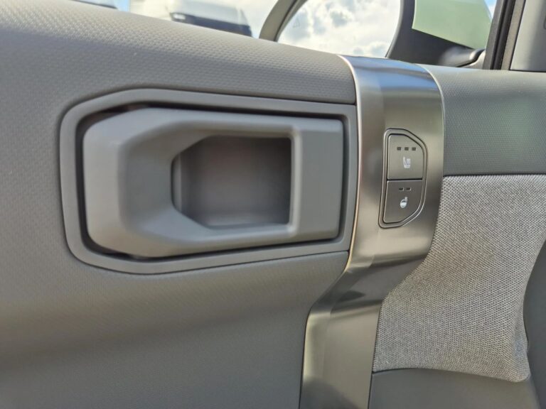 KIA EV3 • 81.4 kWh MY'25 • Wersja EARTH + AEB + HP + MET - zdjęcie 19