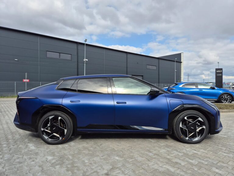 KIA EV4 FASTBACK GT-LINE • LR 81,4 kWh • MY26 • Bogate wyposażenie - zdjęcie 6