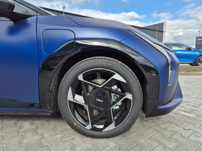 KIA EV4 FASTBACK GT-LINE • LR 81,4 kWh • MY26 • Bogate wyposażenie - zdjęcie 18