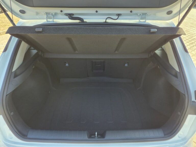 Kia K4 1.6 T-GDI 7DCT • Wersja M + Pakiet Zimowy • Wyprzedaż 4000 pln - zdjęcie 16