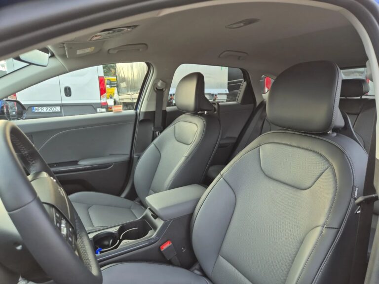 KIA K4 • 150 KM • Potrójny ekran • LED • Komfort + Bezpieczeństwo - zdjęcie 13