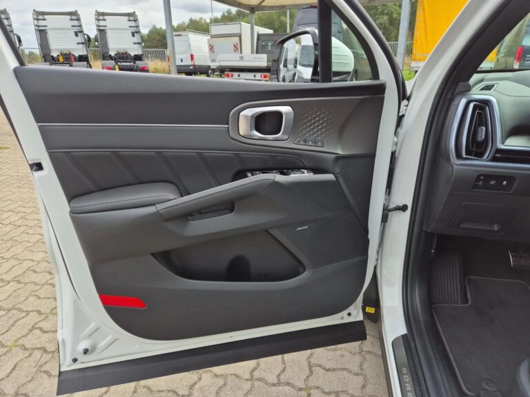 KIA SORENTO • HEV • 6AT • 4WD • 6miejsc • DEMO - zdjęcie 2
