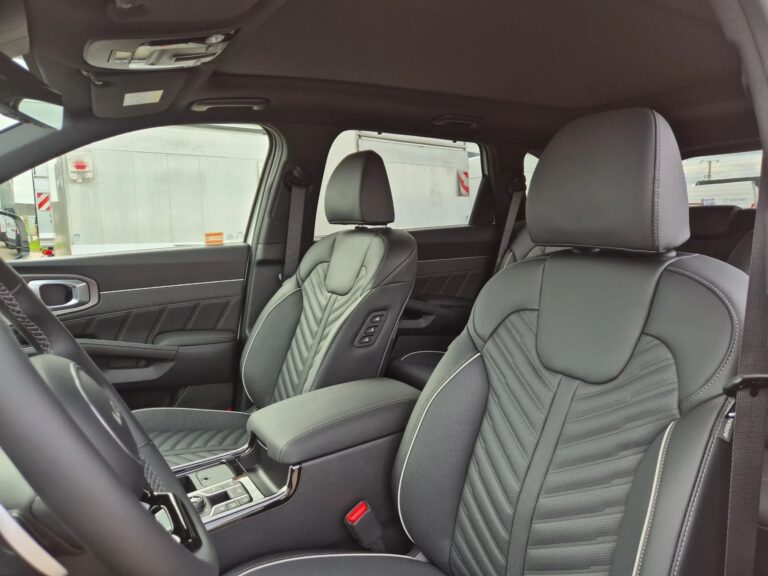 KIA SORENTO • HEV • 6AT • 4WD • 6miejsc • DEMO - zdjęcie 3