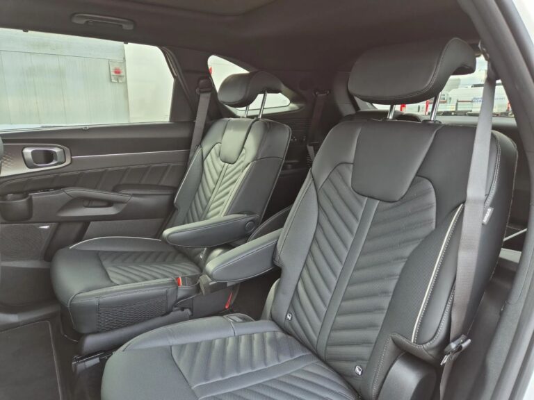 KIA SORENTO • HEV • 6AT • 4WD • 6miejsc • DEMO - zdjęcie 8