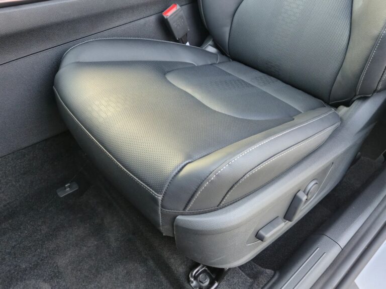 Kia Sportage 1.6 T-GDI 150 KM 7DCT Business Line + AEB | Wolf Grey - zdjęcie 14