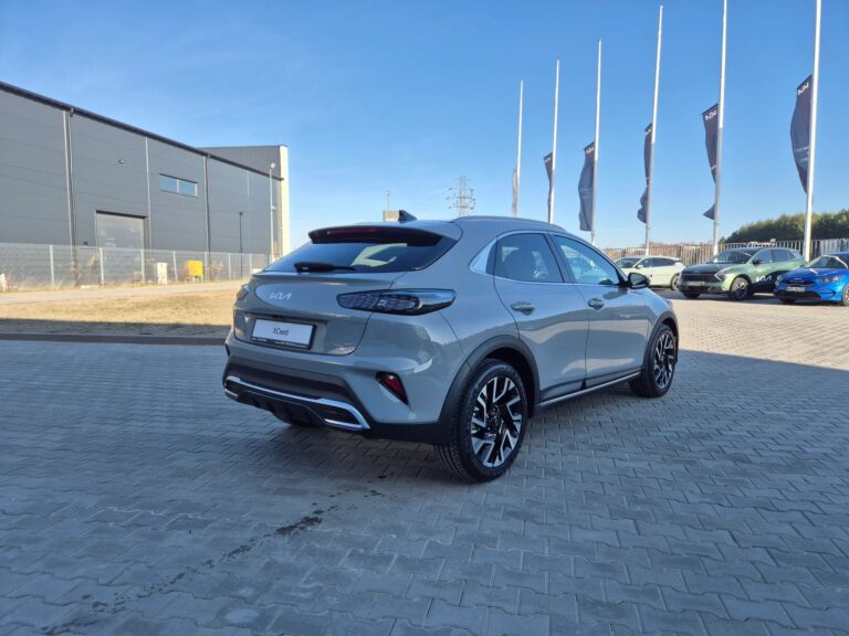 KIA X-CEED 1,6T-GDI 7DCT • wersja Tribiute • Bogata wersja wyposażenia - zdjęcie 5