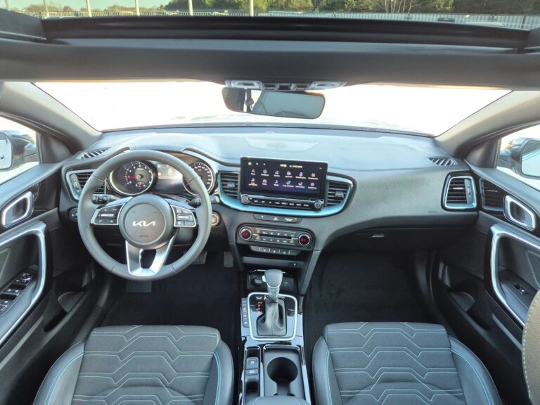 KIA X-CEED 1,6T-GDI 7DCT • wersja Tribiute • Rabat Flota - zdjęcie 14