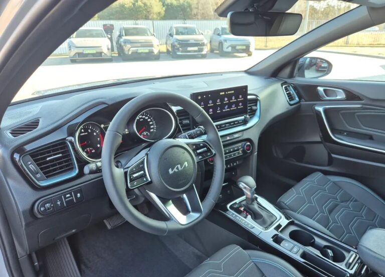 KIA X-CEED 1,6T-GDI 7DCT • wersja Tribute • Nowy • Cena specjalna - zdjęcie 10
