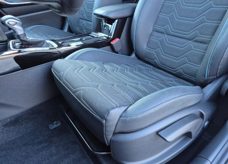 KIA X-CEED 1,6T-GDI 7DCT • wersja Tribute • Nowy • Cena specjalna - zdjęcie 12