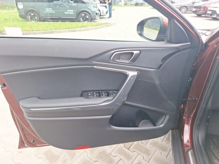 KIA X-Ceed 1,6T GDI, nowa gama 27 - zdjęcie 2