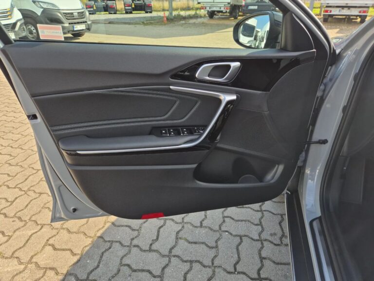 KIA XCEED • 1,6T-GDI 7DCT • 150KM • wersja: MY26 TRIBUTE+pakiet zimowy - zdjęcie 10