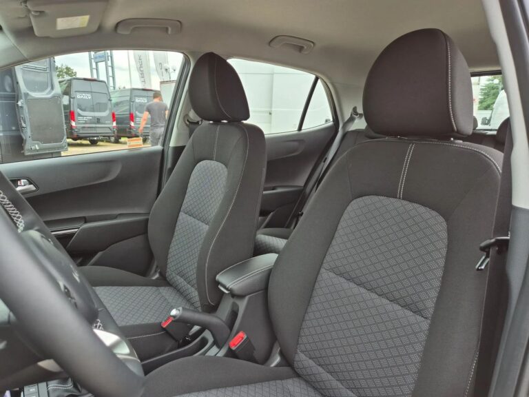 Picanto 1.0 • 5MT • Wersja L + Pakiet Zimowy • Niski przebieg ~2 tys. - zdjęcie 11