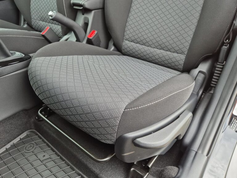 Picanto 1.0 • 5MT • Wersja L + Pakiet Zimowy • Niski przebieg ~2 tys. - zdjęcie 12