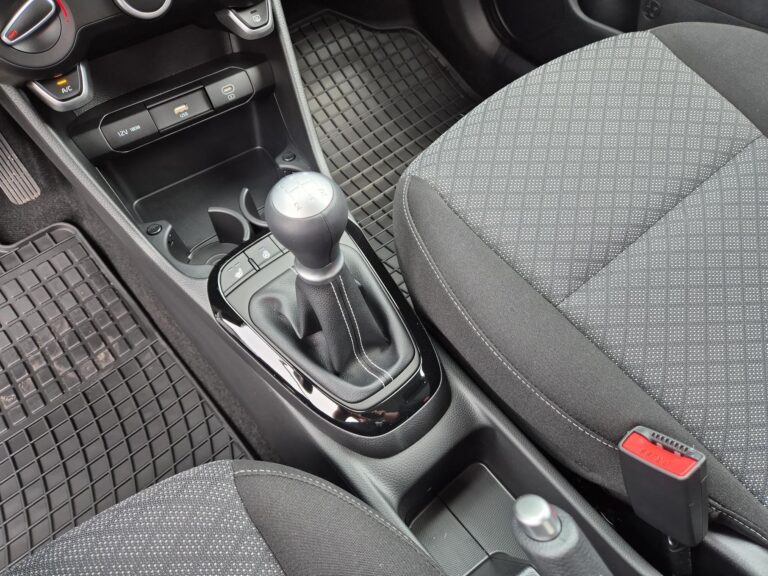 Picanto 1.0 • 5MT • Wersja L + Pakiet Zimowy • Niski przebieg ~2 tys. - zdjęcie 15