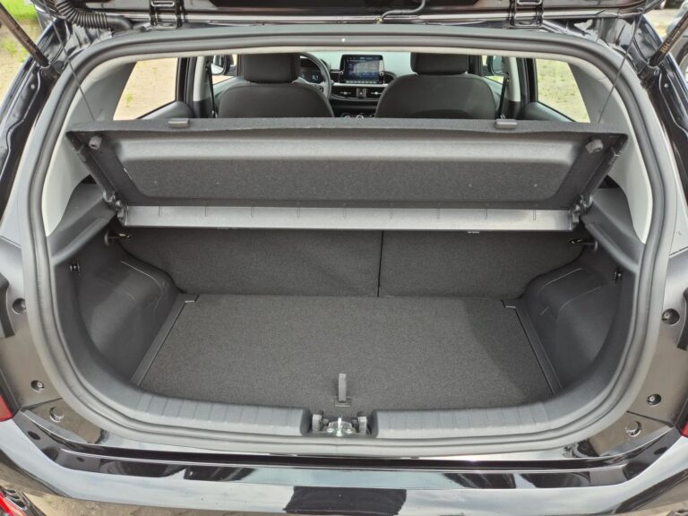 Picanto 1.0 • 5MT • Wersja L + Pakiet Zimowy • Niski przebieg ~2 tys. - zdjęcie 17